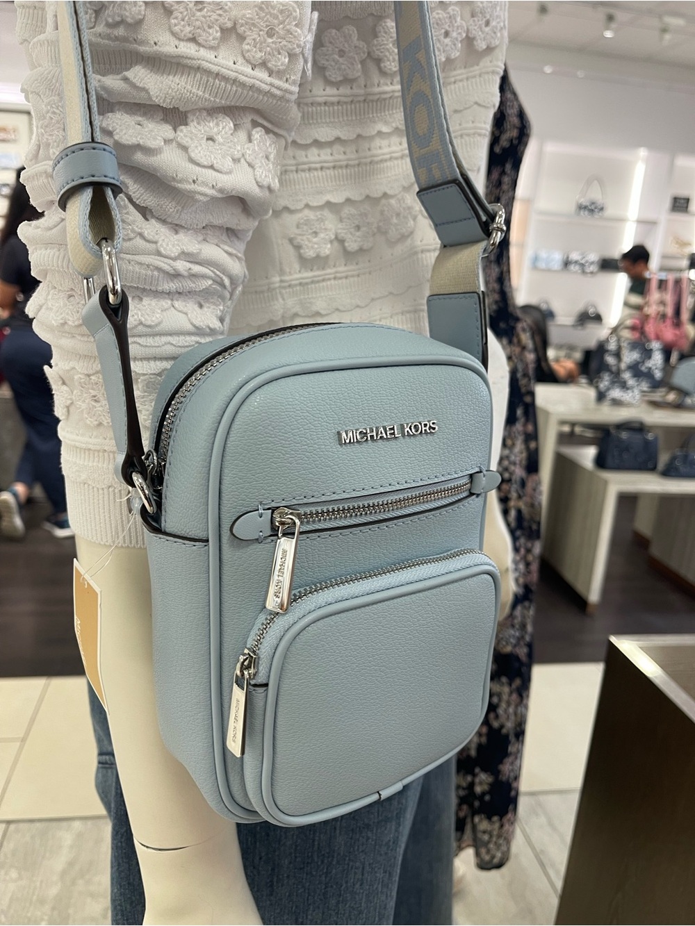 Michael Kors Jet Set Med Flight Leather Crossbody Messenger Bag
Pale Ocean 
NWT - Picture 14 of 16